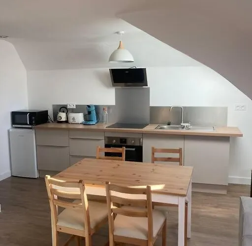 Au Bord De La Mayenne